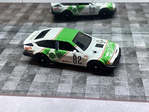 Hot wheels alfa romeo - hot,